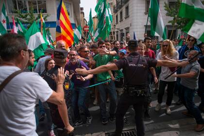 Hubo enfrentamientos entre la policía española y los manifestantes