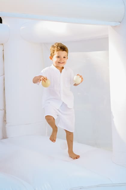 Hubo un inflamable para saltar en el que el homenajeado y los invitados jugaron muchísimo