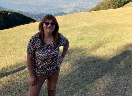“Hubo un momento en que mi marido me tenía que llevar upa al baño porque no podía flexionar las rodillas".