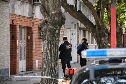 Hubo una balacera contra una casa de familia y resultó herida una beba de 11 meses. Dejaron una nota con amenazas al dueño de la casa que sería un empresario