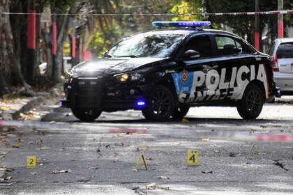 Hubo una balacera contra una casa de familia y resultó herida una beba de 11 meses. Dejaron una nota con amenazas al dueño de la casa que sería un empresario