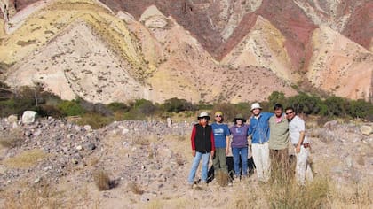 Huellas de dinosaurios saurópodos y terópodos y de aves del último período del Cretácico fueron descubiertas en la localidad jujeña de Maimará, en la Quebrada de Humahuaca, por investigadores de las universidades de Salta, Tucumán y Río Negro
