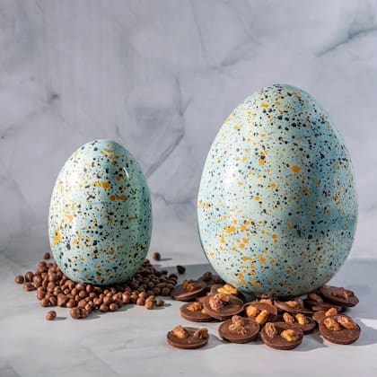 Huevo 41% cacao, con origen Ecuador y Perú, o 94% cacao, sin azúcar