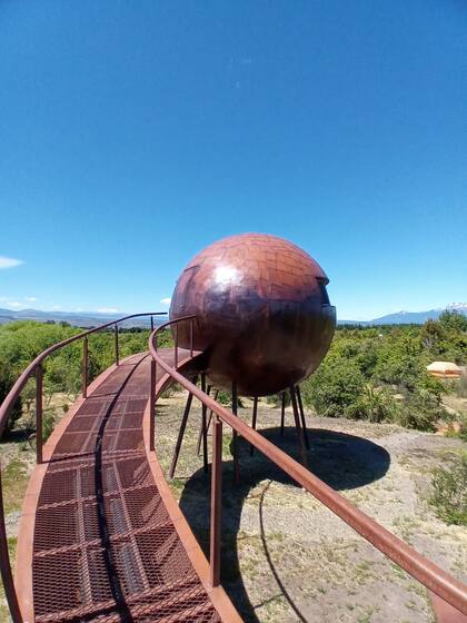 Huevo de dragón, el alojamiento en pleno valle de Chubut