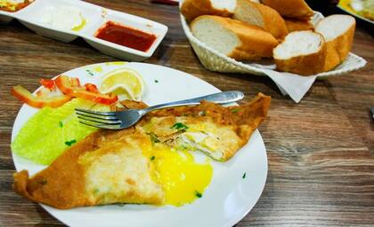 Huevos bien sellados y con mucho condimento.