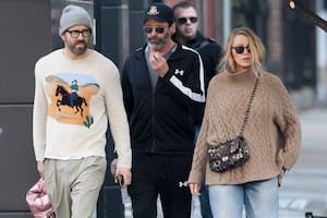 Hugh Jackman recibió el apoyo de Ryan Reynolds y Blake Lively, en medio de su divorcio y en un día muy especial