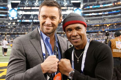"Sugar" Ray Leonard junto al actor Hugh Jackman, en uno de los últimos SuperBowl.