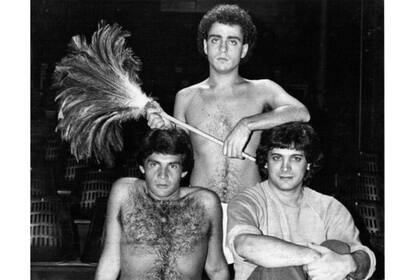 Hugo Asencio (sentado, a la izquierda), en Proceso interior, con Walter Ferreyra Ramos