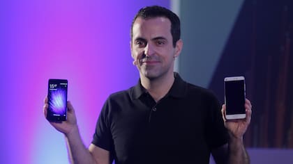 Hugo Barra, vicepresidente de operaciones internacionales de Xiaomi, durante la presentación del Mi 5 en Barcelona