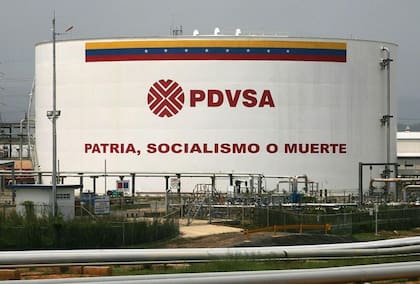 Hugo Chávez usó los recursos de la industria petrolera para financiar su proyecto socialista dentro y fuera de Venezuela