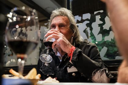 Hugo “El Loco” Gatti contó en varias oportunidades que tomaba algunas copas de vino antes de los partidos