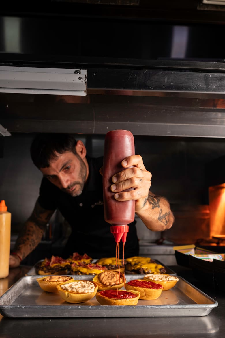 De repartir helados a crear una cadena de hamburgueserías que cruza fronteras