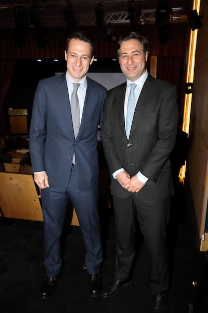 Hugo Eurnekian, director de Corporación América, y Martin Eurnekian, CEO de Corporación América Airports, sobrinos de Eduardo. El doctor honoris causa destacó "los valores fundamentales, la búsqueda de la excelencia y el respeto al público".