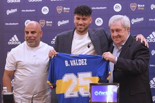 La insólita disculpa del presidente de Boca en la presentación del nuevo refuerzo del club