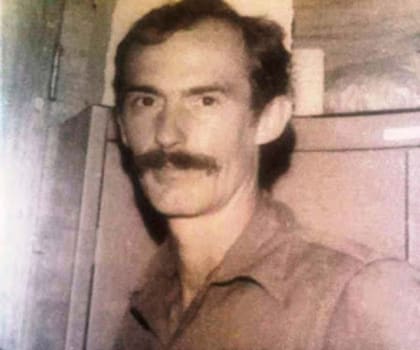 Hugo Irurzún murió abatido por la policía paraguaya en 1980 un día después de participar del asesinato del ex dictador nicaragüense Anastasio Somoza, que se encontraba en Paraguay. Irurzún era el líder del pelotón que atacó a la familia Viola.