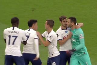 Premier League: la insólita pelea entre dos jugadores de Tottenham en un partido