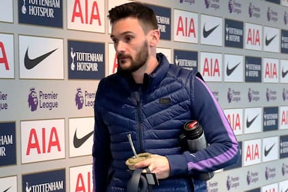 Hugo Lloris... ¿rioplatense? Mate en mano, termo bajo el brazo... Nació en Niza, pero adoptó costumbres de sus compañeros argentinos