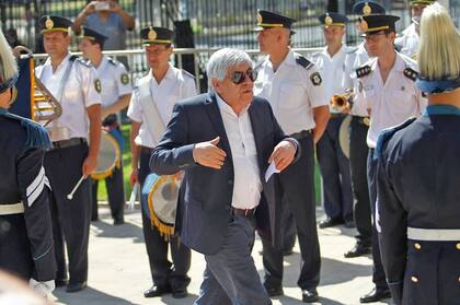 Hugo Moyano llega a la Legislatura de la provincia de Buenos Aires para la asunción de Axel Kicillof