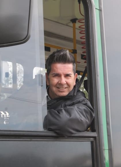 Hugo Robles, más conocido como el Luismi de la 45, se convirtió en viral en TikTok por cantar canciones de Luis Miguel