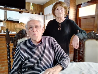 Hugo y Elisa llegaron a tener tres galpones para lograr los pedidos que recibían