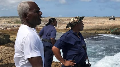 La policía de Curazao controla las costas con la esperanza de encontrar al resto de los venezolanos