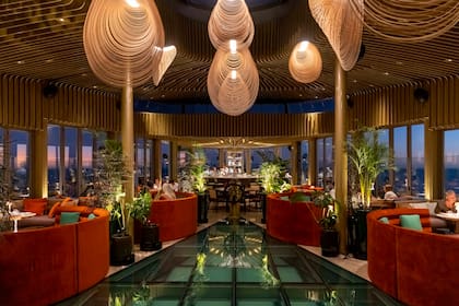 Huma, el primer rooftop esteño abrió en el último piso de The Grand Hotel