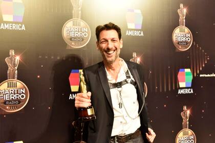Humberto Tortonese también se llevó un premio a mejor labor humorística en radio