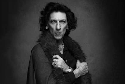 Humberto Tortonese y su personificación de Vassa, la mujer despótica que lucha por no perder el status material