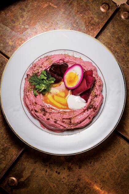 Hummus de remolacha en Fayer. Sebastián Pani.