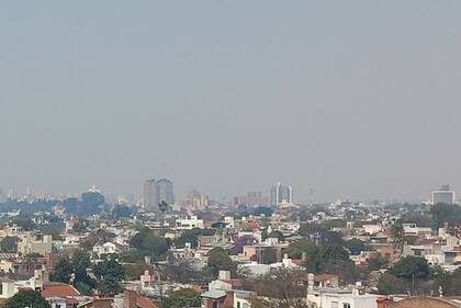 Por los incendios en las sierras, hay humo en la ciudad de Córdoba