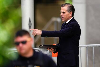 Hunter Biden sale del tribunal federal, el lunes 10 de junio de 2024, en Wilmington, Delaware. (AP Foto/Matt Rourke)
