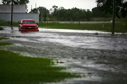 El Centro Nacional de Huracanes de Estados Unidos brinda una serie de recomendaciones para afrontar los vientos y fuertes lluvías de los ciclones