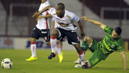 Huracán y Sarmiento se enfrentan en Parque Patricios