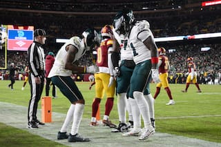 Hurts y Eagles ganan segundo título consecutivo de la NFC Este al vencer 29-18 a Commanders