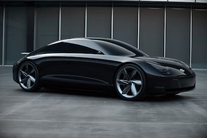 Hyundai Prophecy Concept. Es un sedán elegante y deportivo que adelanta lo que la marca ve en el futuro con los autos eléctricos y autónomos.