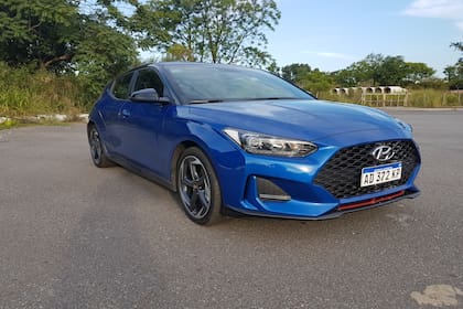 Hyundai Veloster 2019, del lado derecho tiene dos puertas como todos los hatchback