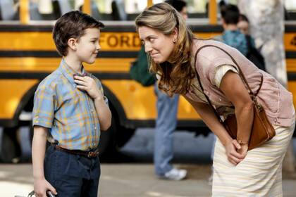 Iain Armitage y Zoe Perry en Young Sheldon