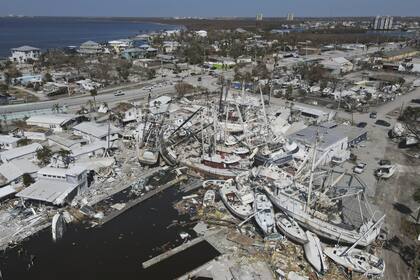 Ian fue el último huracán que azotó Florida; ahora los residentes se preparan para Nicole en un inesperado fin de la temporada de huracanes (