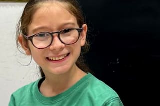 Quién es el chico de 12 años con autismo que se convirtió en centro de los dardos de Milei y trolls libertarios