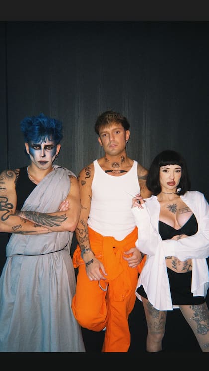 Ian Lucas junto a Luck Ra y La Joaqui disfrazados