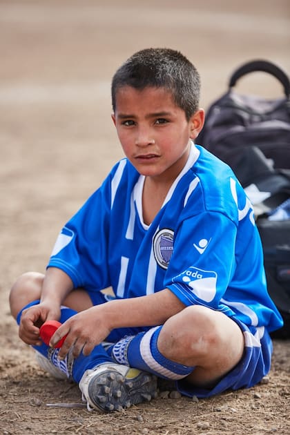 Ian, luego de terminar de jugar un torneito de invierno en Mendoza. Crédito: Marcelo Aguilar