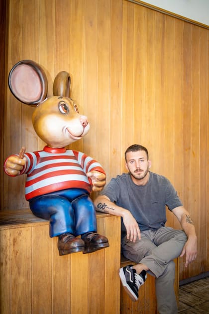 Ian Waisblat, junto al topo