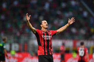 Ibrahimovic anotó un tanto en la victoria de Milan y alcanzó un récord deslumbrante
