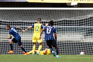 Con un golazo 'a lo Messi', Mauro Icardi se lució en el triunfo de Inter ante Ch