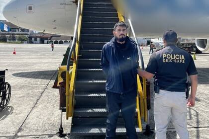 ICE los entregó a las autoridades en Guatemala