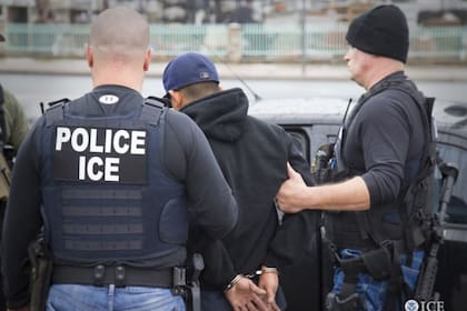 ICE notifica a migrantes que tienen solo 12 horas para declarar su intención de apelar y 24 horas adicionales para presentar documentos legales contra su deportación