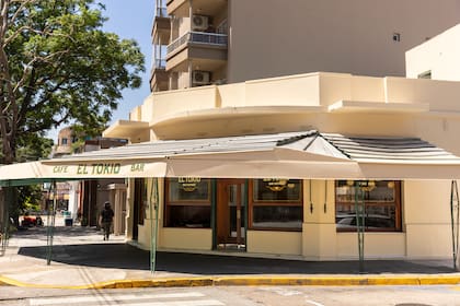 Icónica. La esquina Del pasaje Tokio y la avenida Álvarez Jonte.