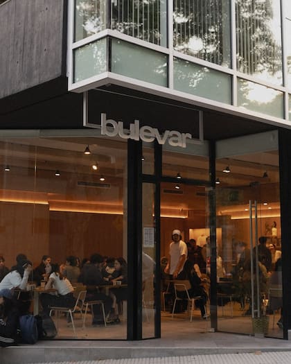 Ideal para disfrutar de sus cervezas en el patio interno o el deck