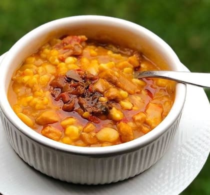 Ideal para el frío de invierno: locro.