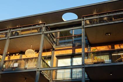 Idero proyectó las terrazas y balcones en acero de los edificios de Casa Living